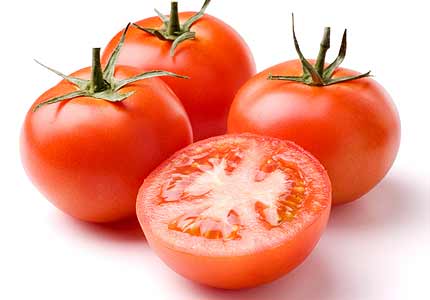 Tomatoes are a powerhouse of vitamins and minerals that invigorate the skin.