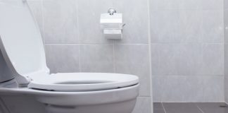Unhealthy bathroom habits