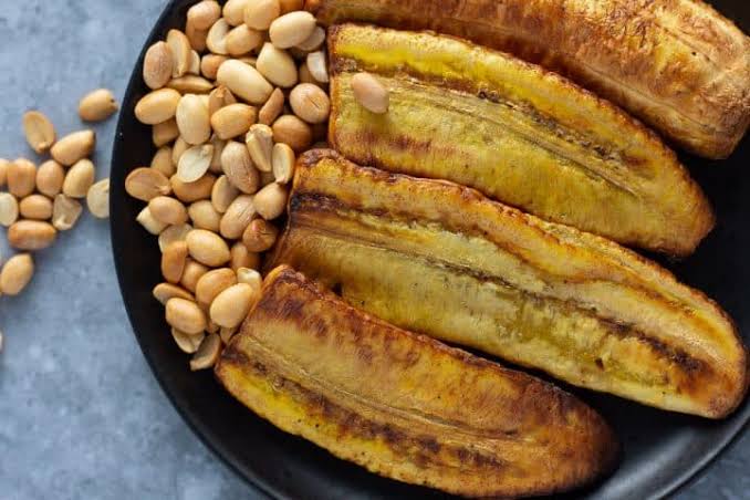 Boli and groundnut, a low budget food
